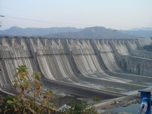 800px-Sardar_Sarovar_Dam_2006,_India